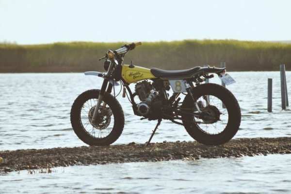 3 Aksesoris Motor Wajib: Keamanan & Kenyamanan Berkendara