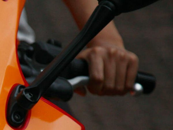 Cara Memilih Helm Motor yang Tepat untuk Pengendara Pemula