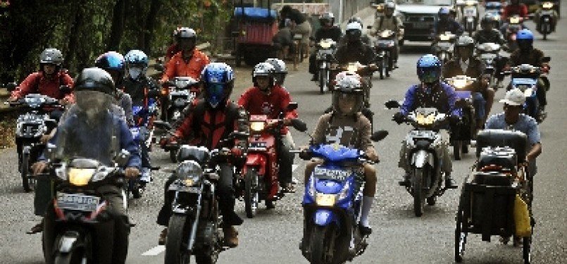 Cara Memilih Helm Motor yang Nyaman untuk Perjalanan Jauh