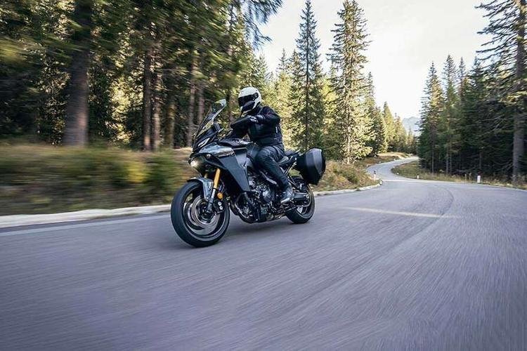 Mengubah Gaya Berkendara dengan Aksesoris Motor yang Unik