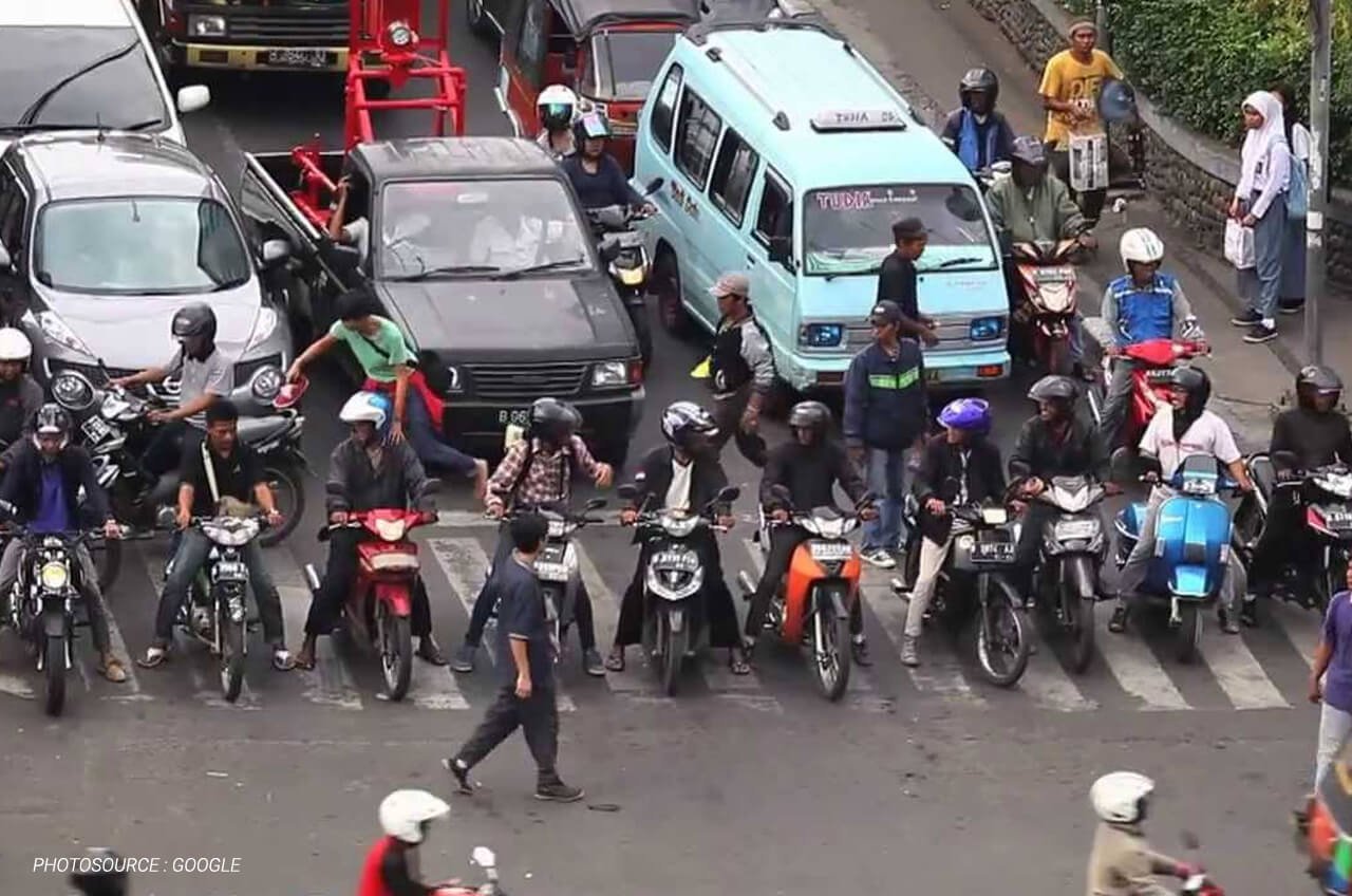 Gaya Balap:  3 Aksesoris Motor yang Wajib Dimiliki Pengendara Sportbike