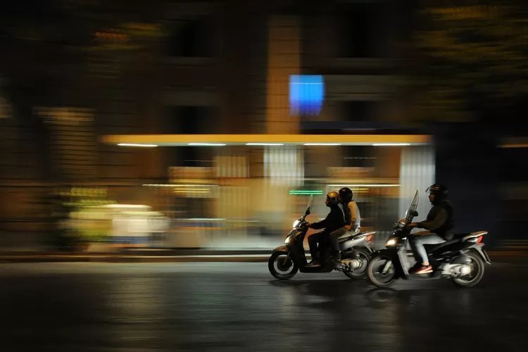 Rahasia Bikers Profesional: Aksesoris Berteknologi Tinggi Ini Bikin Melongo!