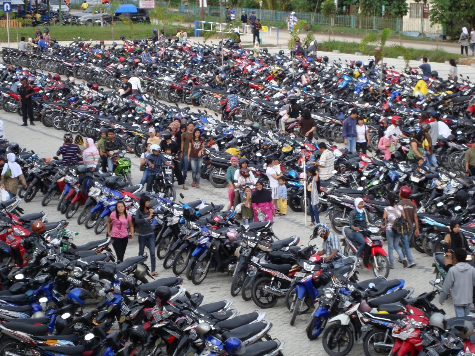Upgrade Performa Motor:  Review Aksesoris Motor Terbaik