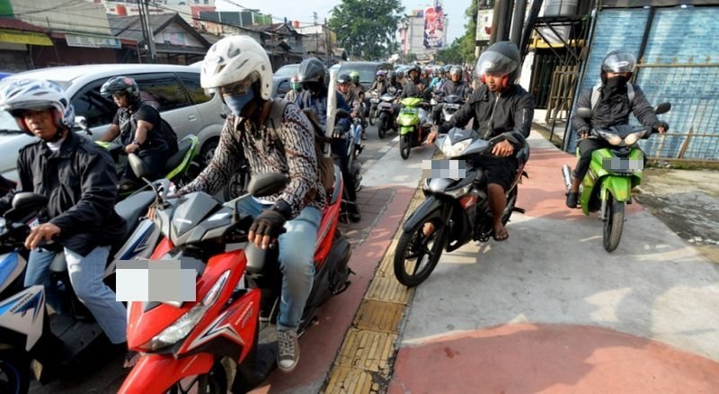 Gaya Baru:  Koleksi Aksesoris Motor  di Bali