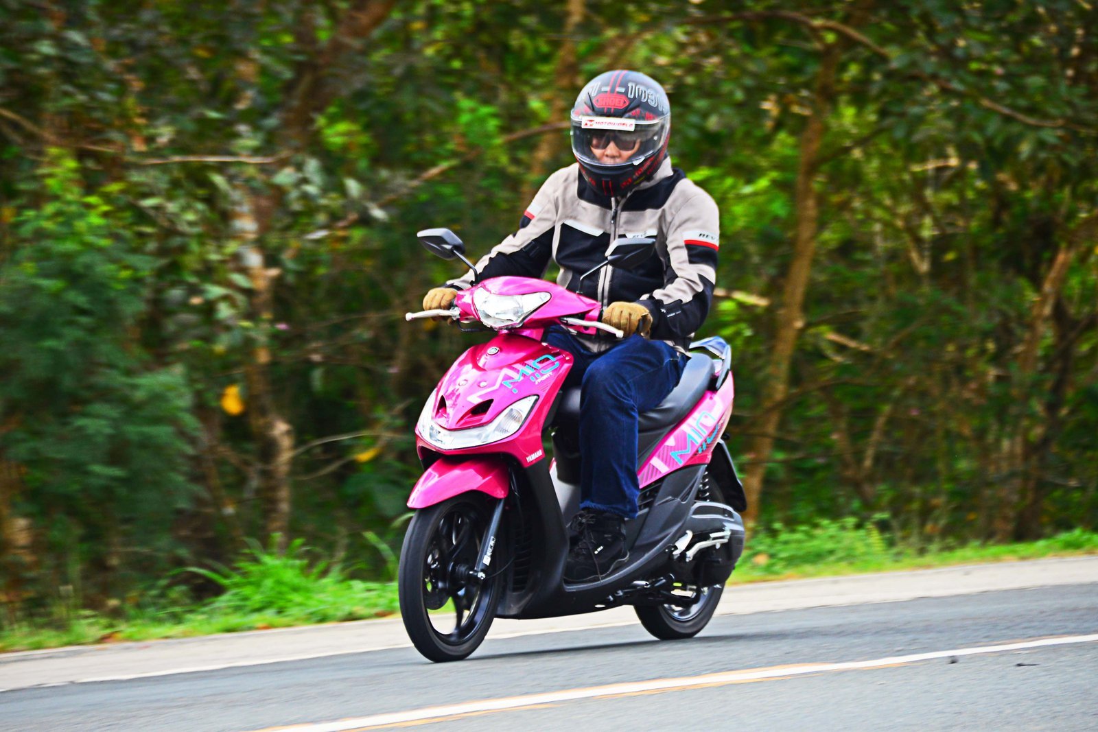 5 Aksesoris Motor Wajib Punya di Tahun Ini: Pastikan Aman dan Gaya!
